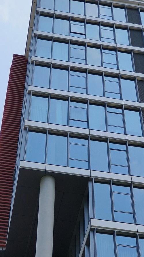 深圳玻璃幕墙公司 建筑幕墙工程的专业之选